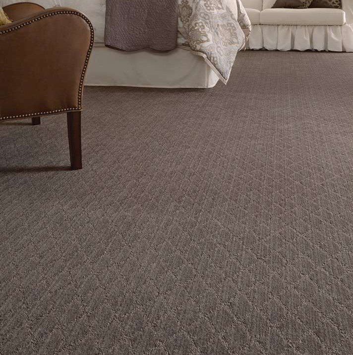 gray-diamond-pattern-carpet-in-elegant-traditional-bedroom-fixing-carpet