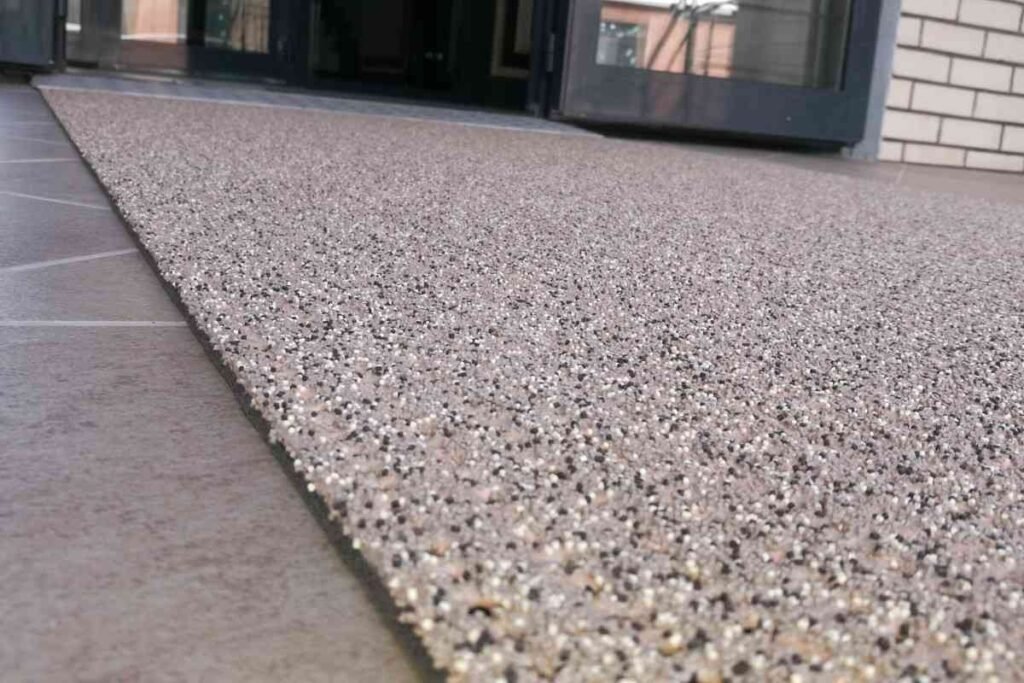 stone-carpet-resin bound-patio-with decorative-color-chip-flakes